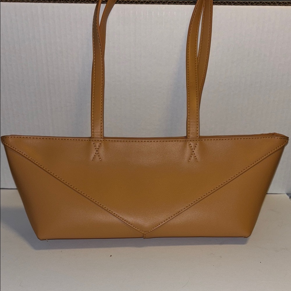 Elegant Tan Vegan Leather Tote Bag Cool Shape Very Chic❤️